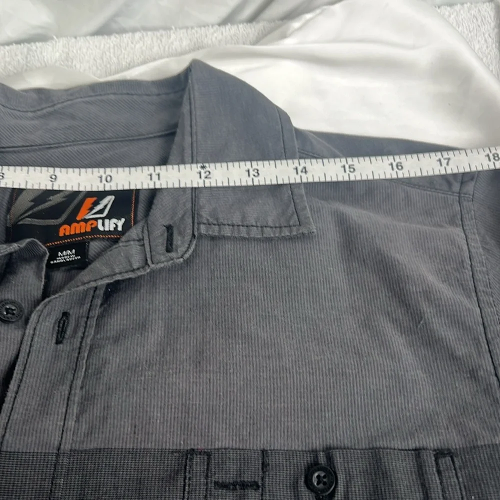 Amplify Gray Casual Button Down Shirt Mens Medium Short Sleeve‎ Striped